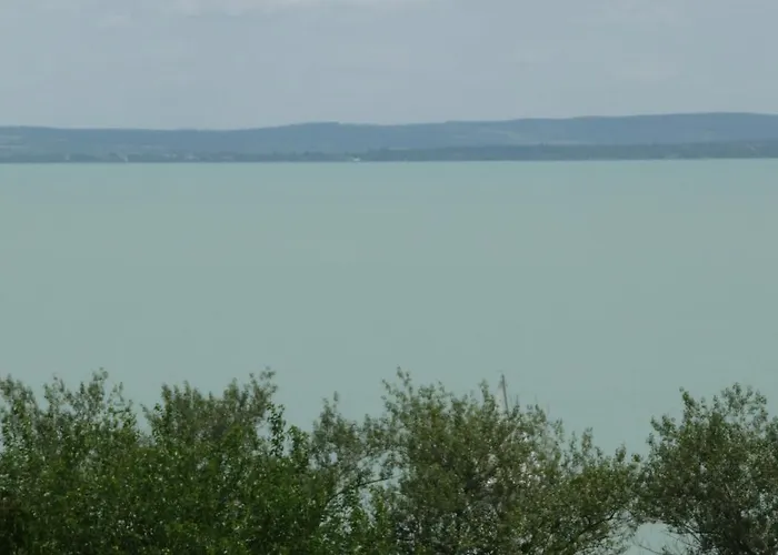 Panorama Vendeghaz דירה באלאטונספזד